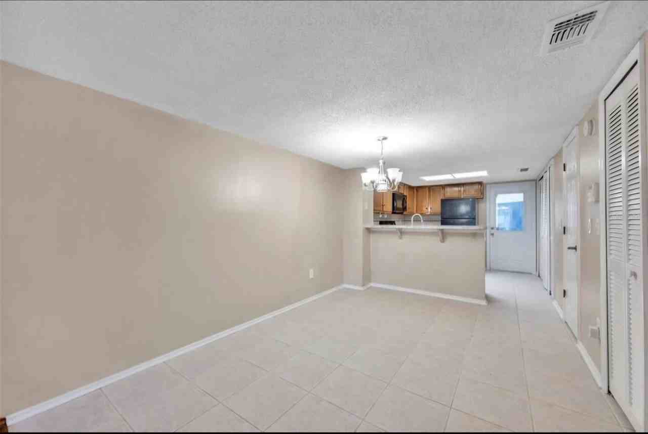 2124 Fletchers Point Cir - Photo 3 of 12