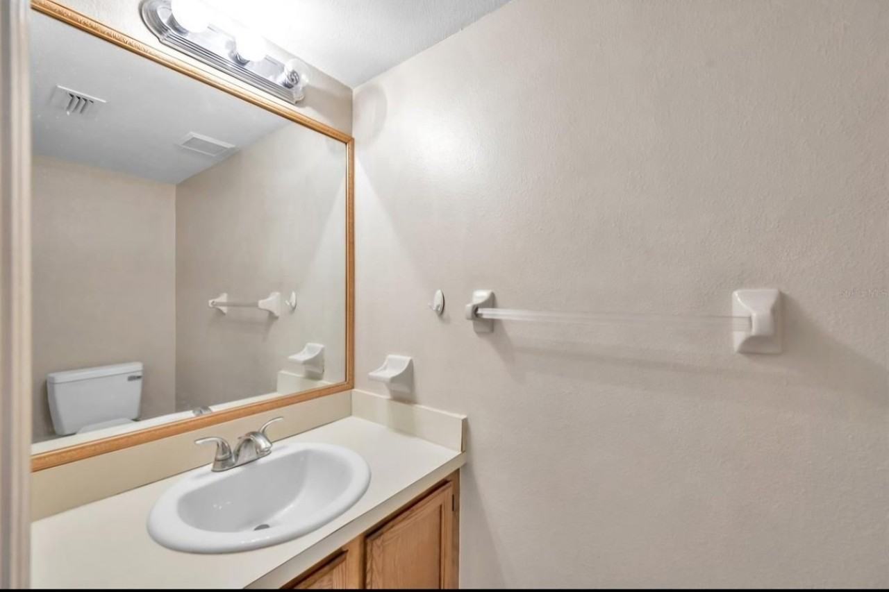 2124 Fletchers Point Cir - Photo 5 of 12