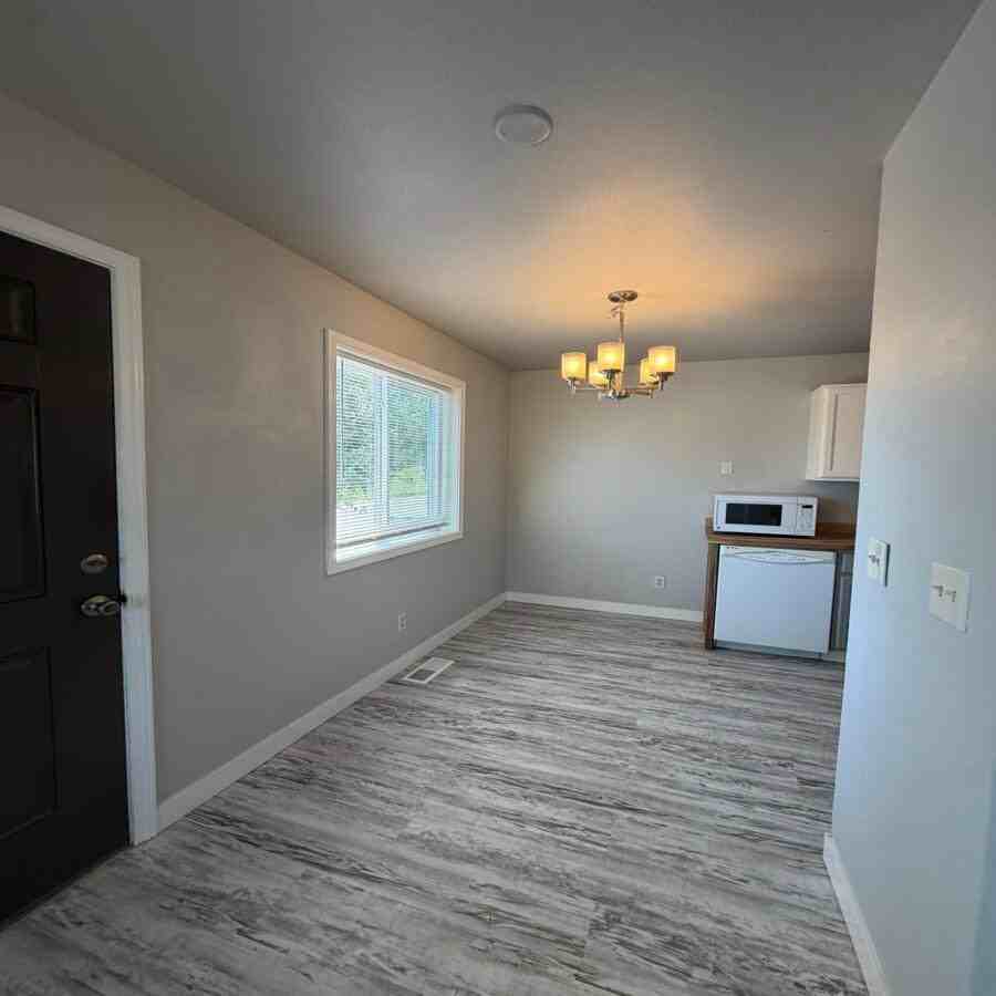 1147 Eldora Ln - Photo 6 of 20