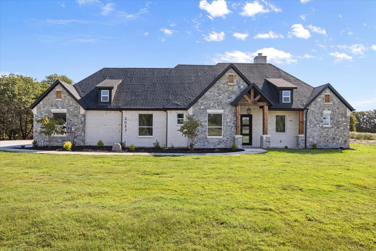 2057 Glenhollow Dr