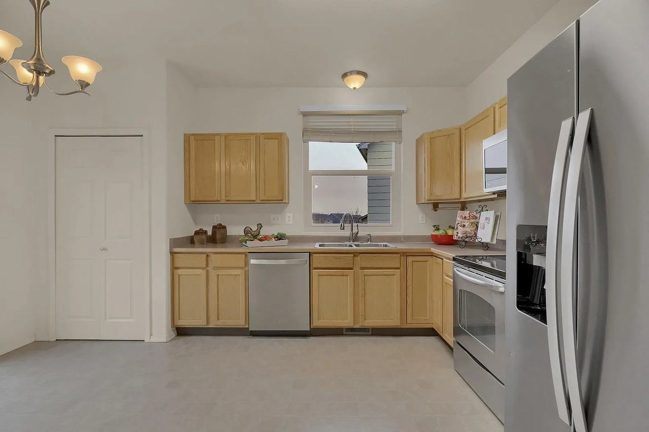3829 Range Dr - Photo 6 of 16