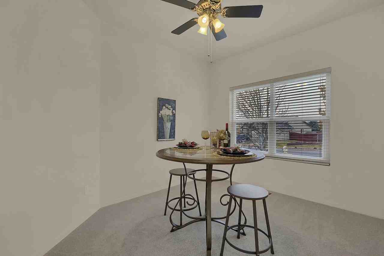 4906 N 30th St - Photo 4 of 17