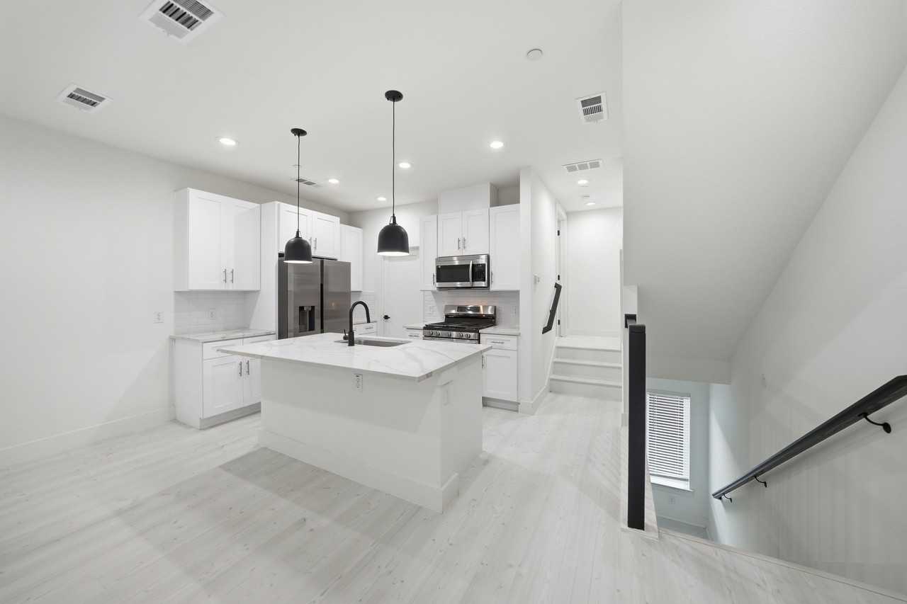 7207 Mohawk Dr #106 - Photo 5 of 14