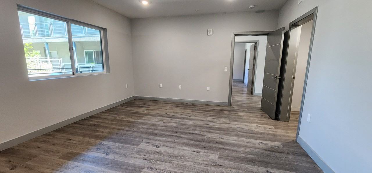 7040 Woodman Ave #204 - Photo 4 of 16