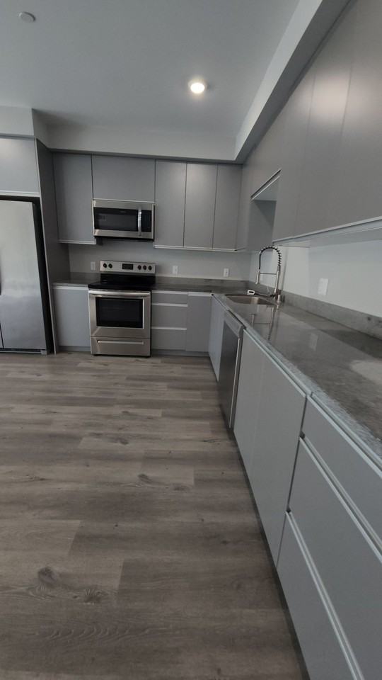 7040 Woodman Ave #204 - Photo 7 of 16