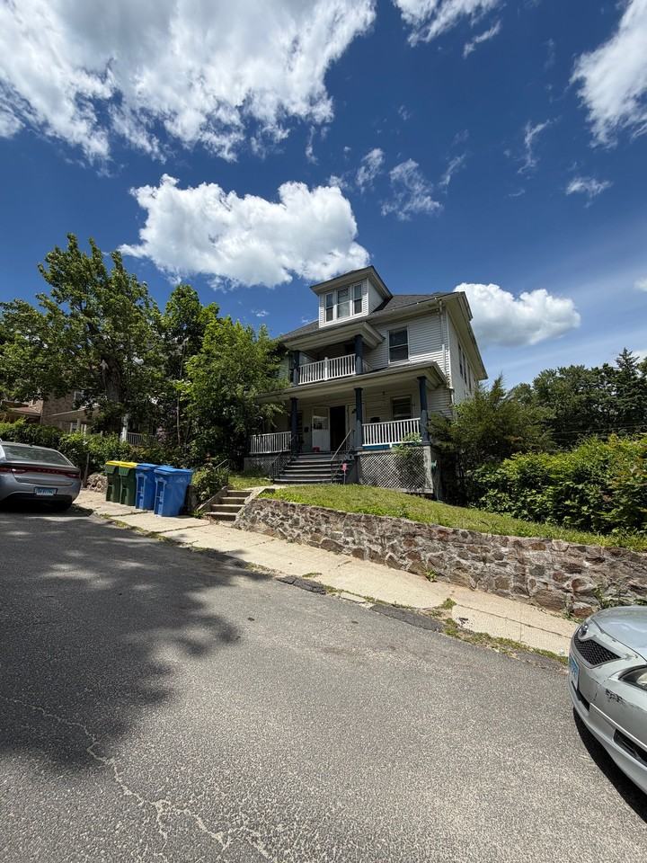 12 Steuben St #1