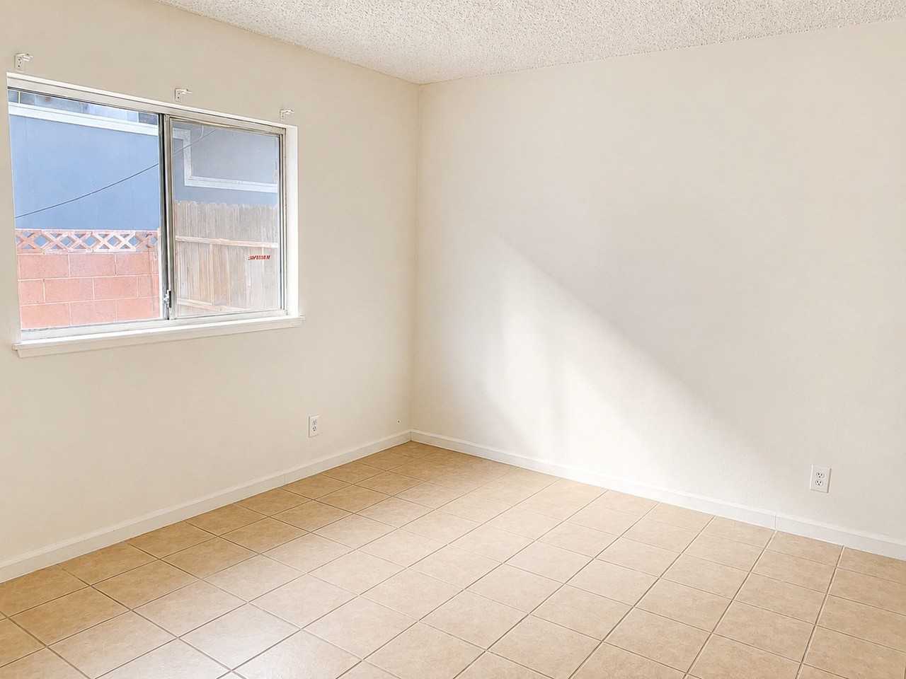 3411 W Orange Ave #1 - Photo 6 of 20