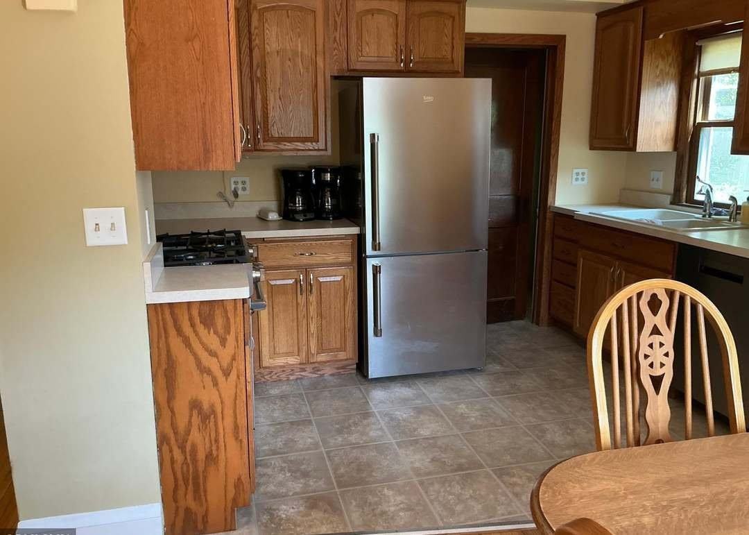 1762 Edgerton St - Photo 4 of 15