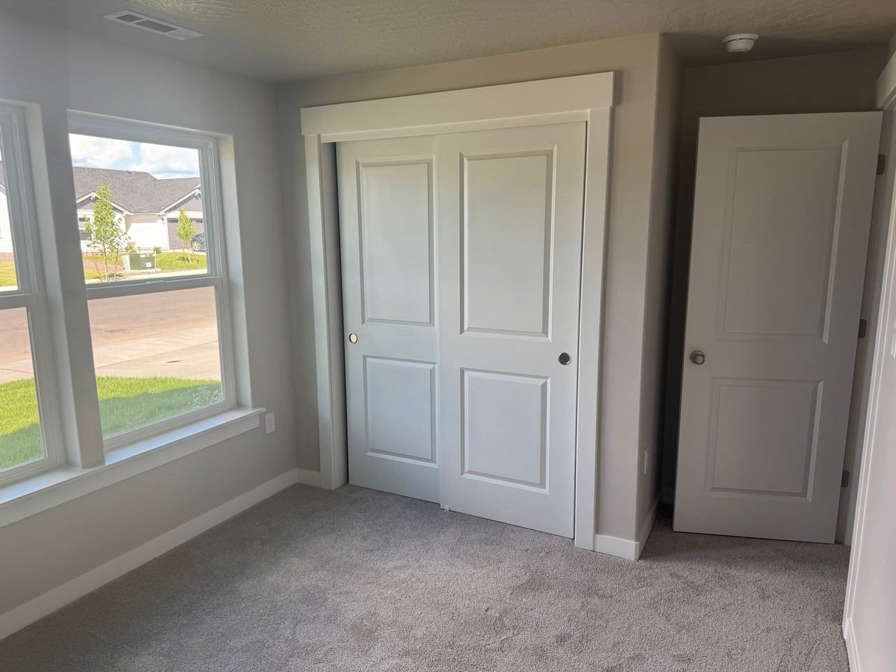 1318 Michele Ave - Photo 4 of 15