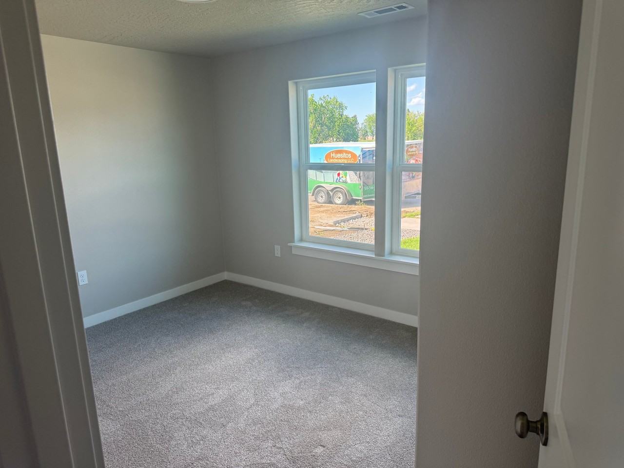 1318 Michele Ave - Photo 5 of 15