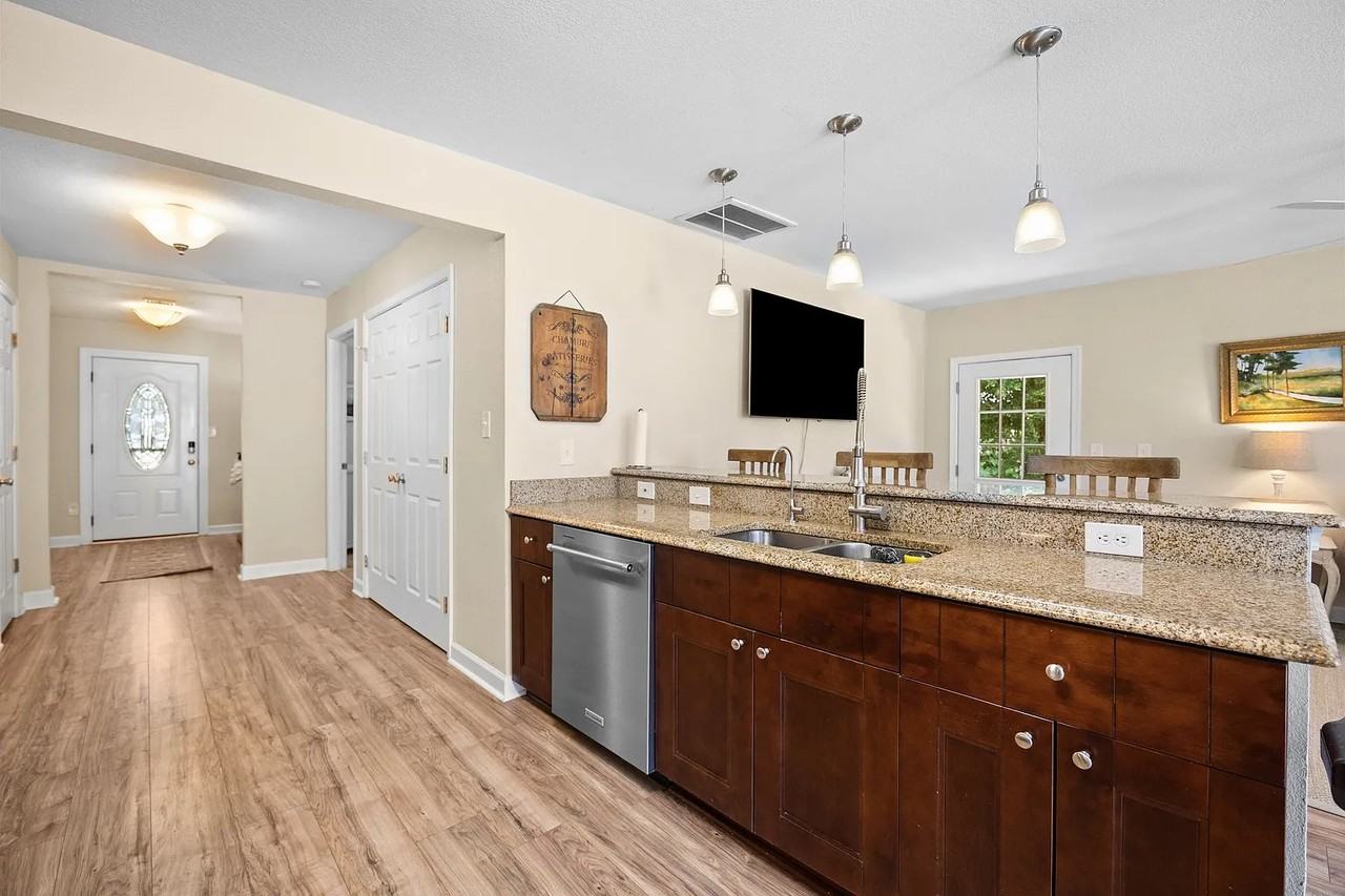 2317 Burton Dr - Photo 3 of 16