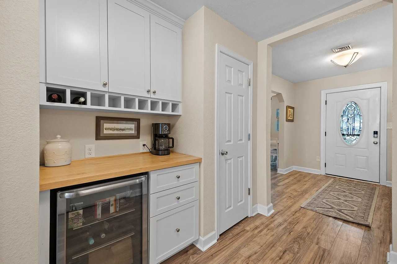 2317 Burton Dr - Photo 6 of 16