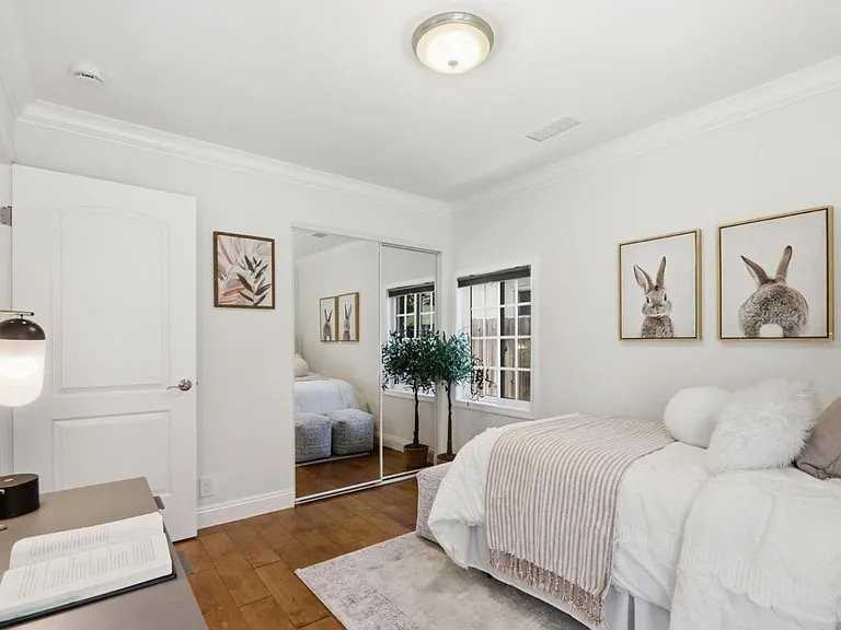 395 N Murphy Ave - Photo 3 of 19