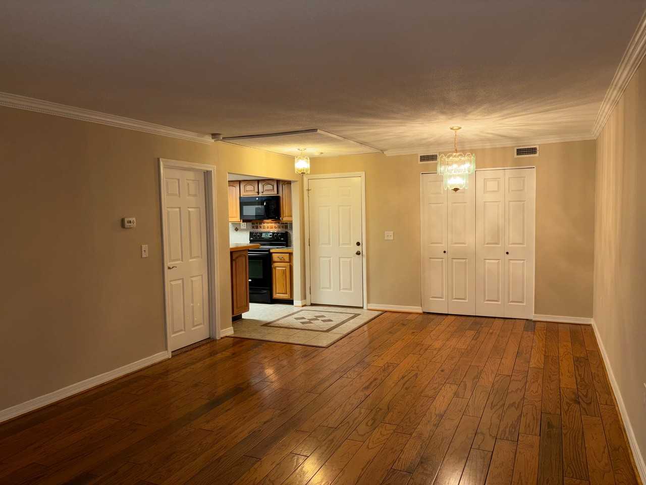 14 Shadowbrook Ln #6 - Photo 5 of 19