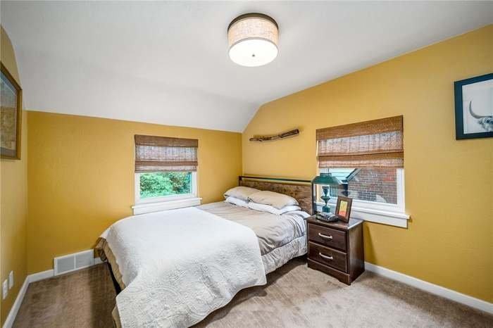 6942 Penn Ave - Photo 3 of 10