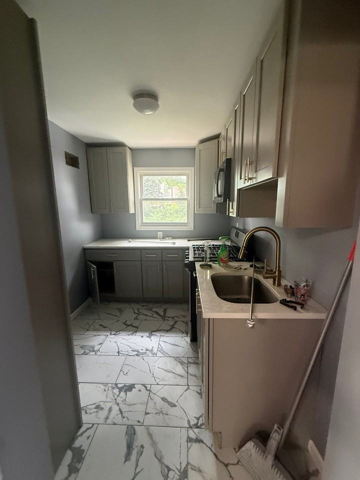 28 7th Ave #2 - Photo 5 of 9