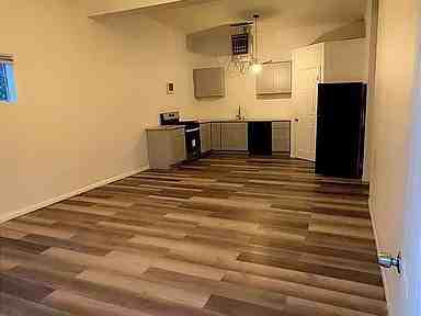 1215 Gallegos Ln - Photo 7 of 15