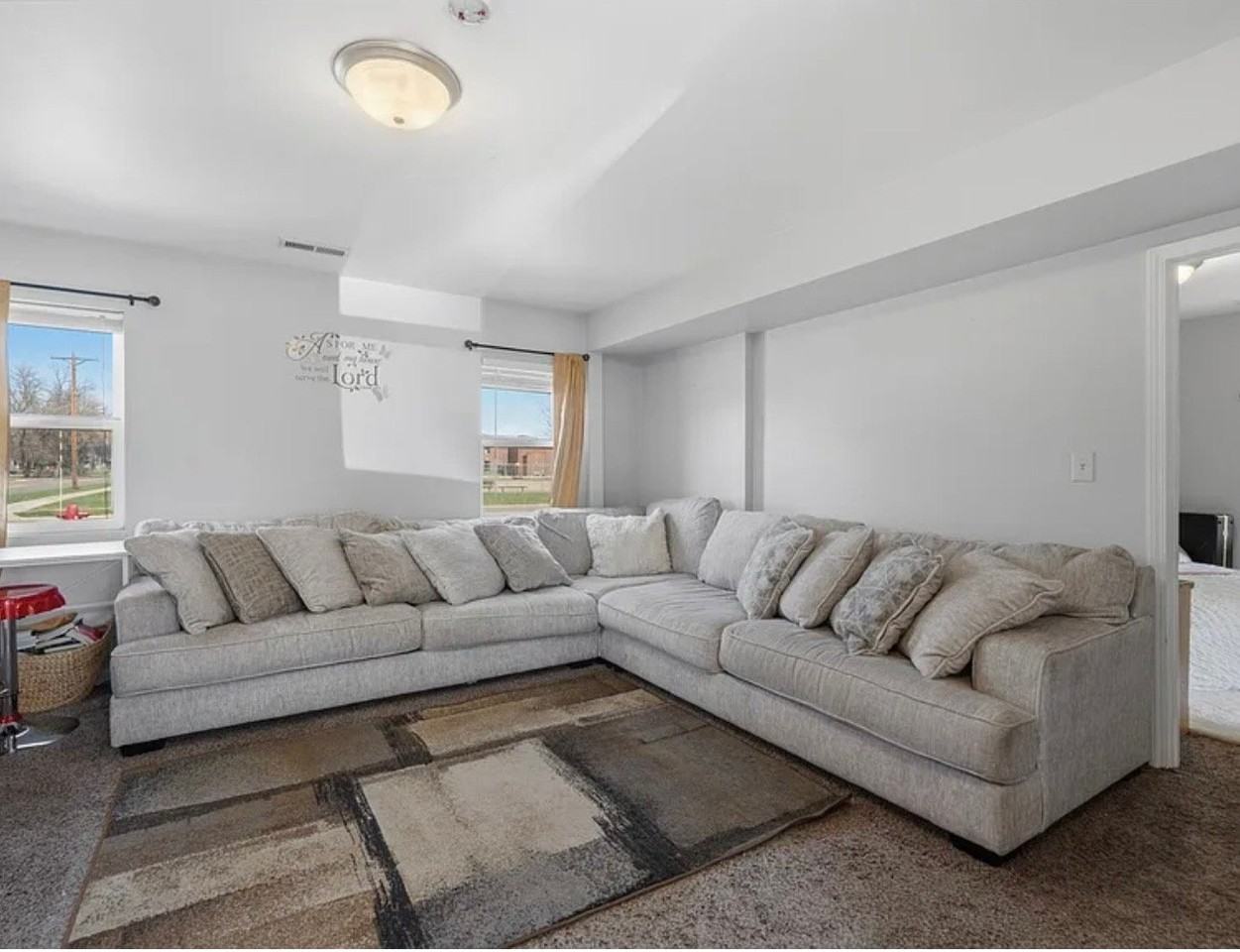 1525 5th Ave Nw - Photo 3 of 20