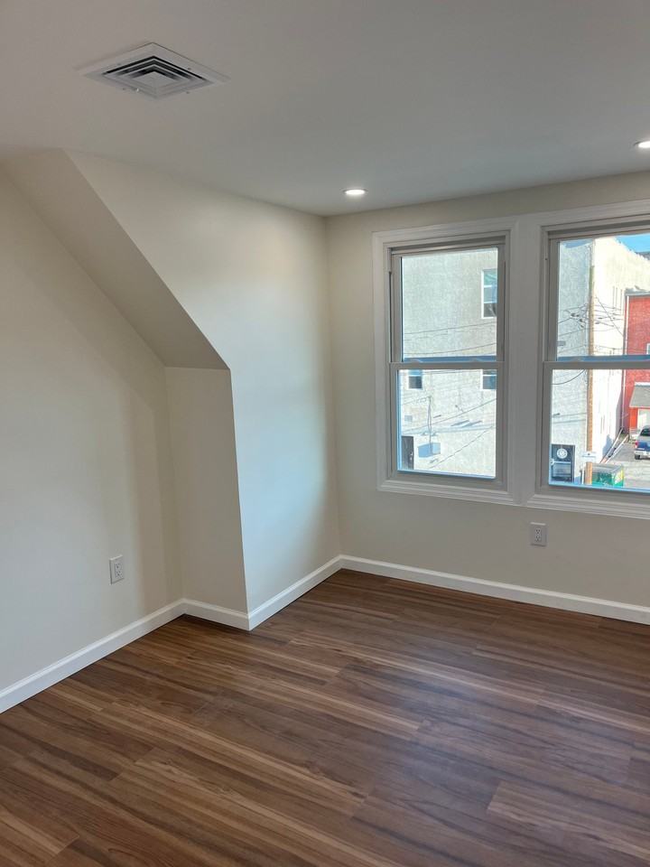 26-28 Market St #B - Photo 6 of 17