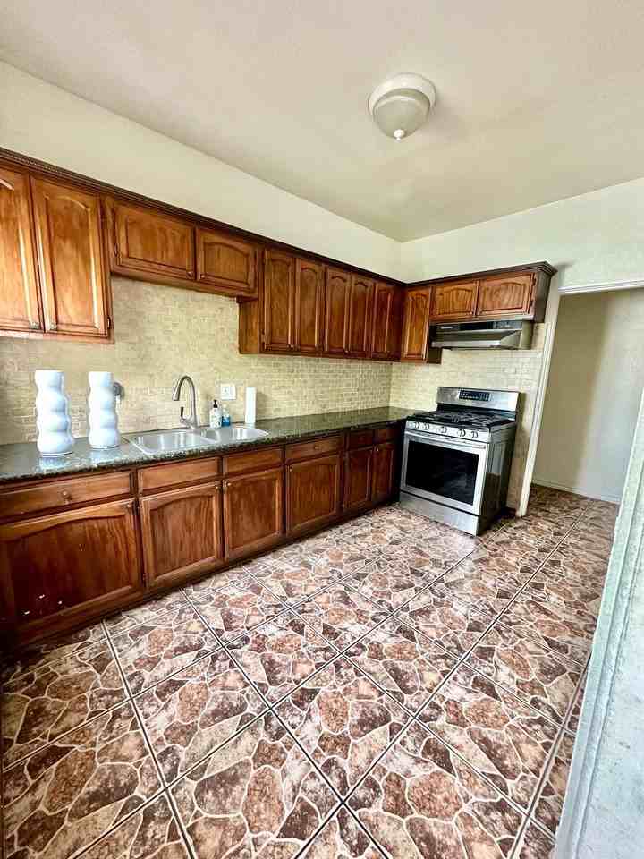 331 W Manchester Blvd #333HALF - Photo 5 of 12