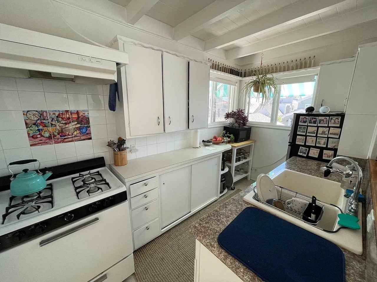 303 1/2 34th St - Photo 2 of 20