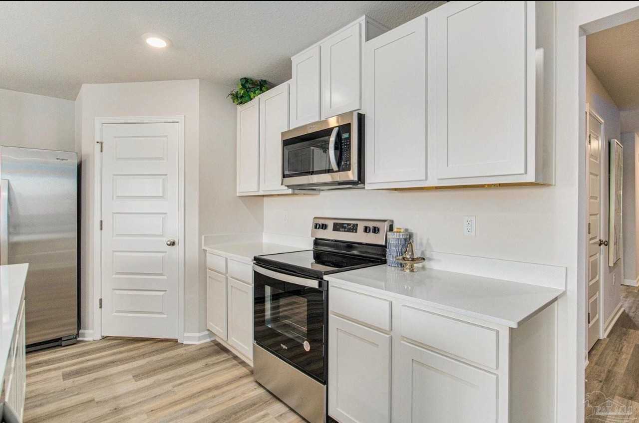 2107 Sandhill St - Photo 4 of 12