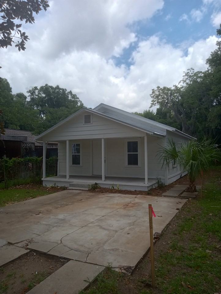 2416 Union St - Photo 2 of 4