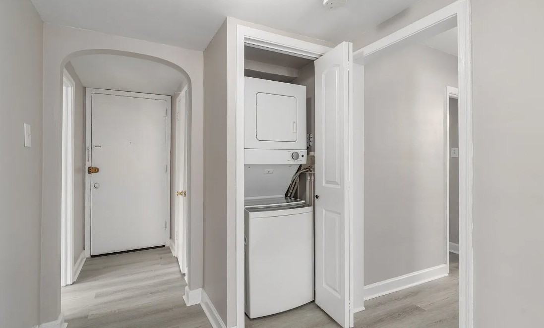 1903 Bryn Mawr Ave - Photo 2 of 13
