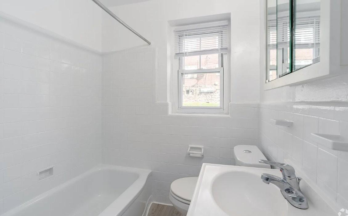 1903 Bryn Mawr Ave - Photo 4 of 13