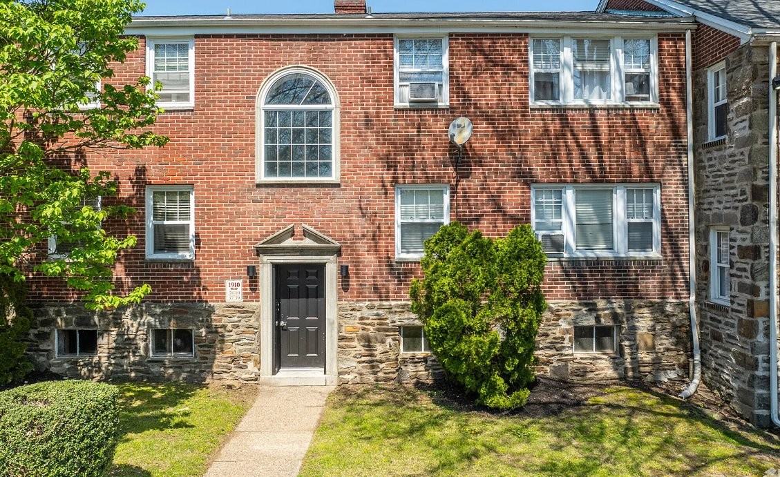 1903 Bryn Mawr Ave - Photo 7 of 13