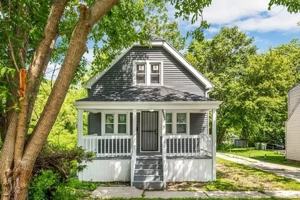 featured image of 4858 N 54th St