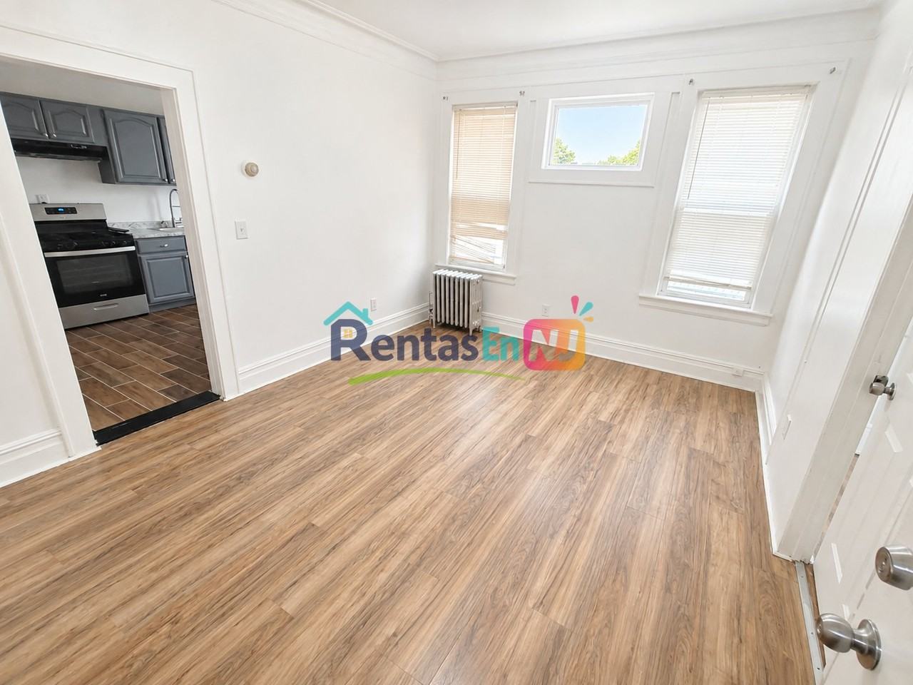 216 Sunset Ave #1R - Photo 2 of 6
