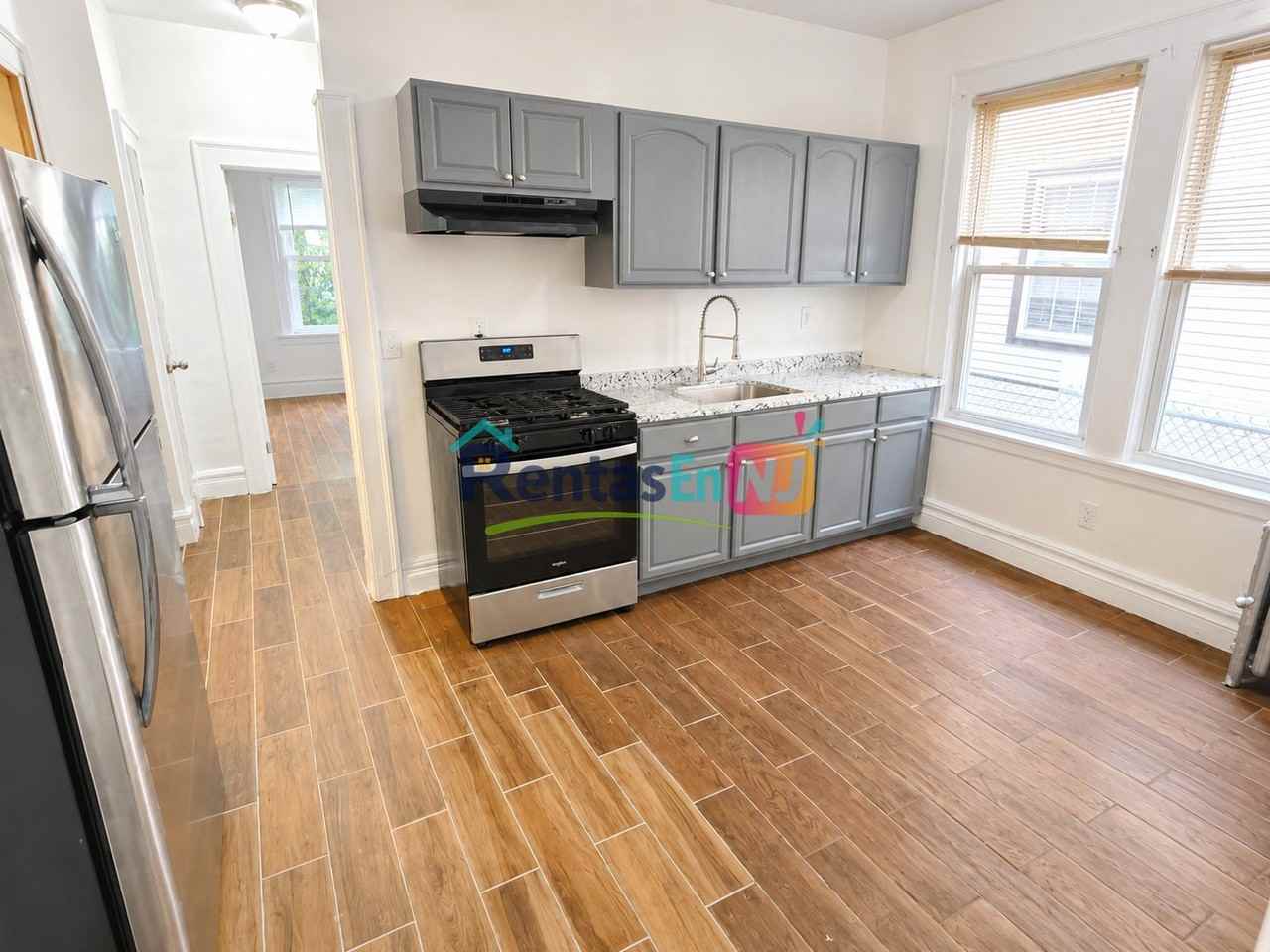 216 Sunset Ave #1R - Photo 3 of 6