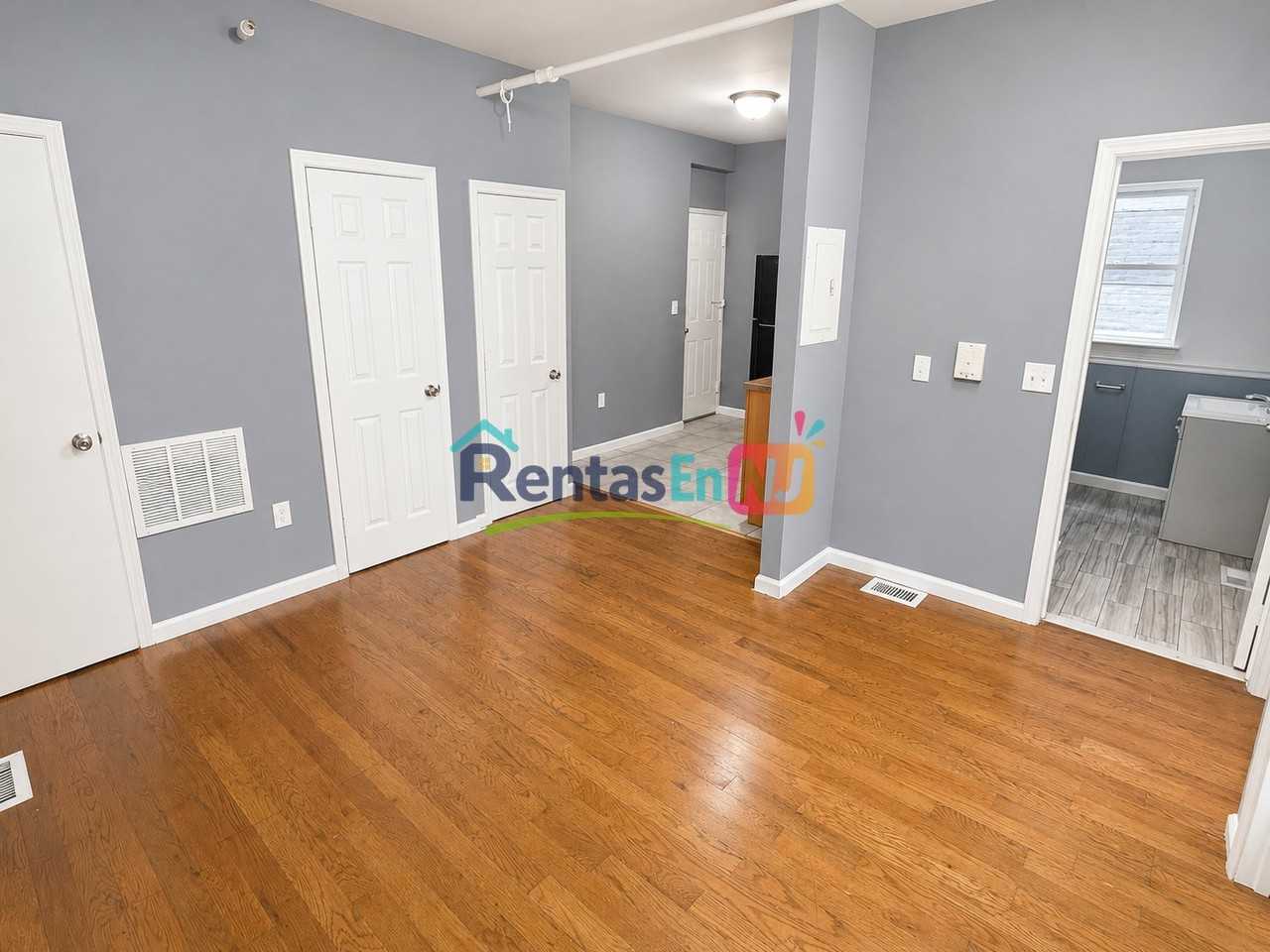 49 Brookdale Ave #1F - Photo 2 of 6