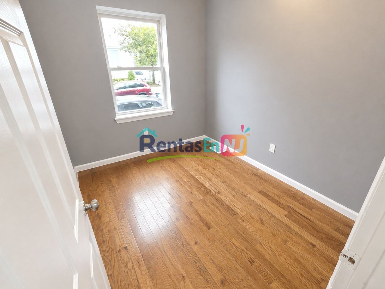 49 Brookdale Ave #1F - Photo 4 of 6