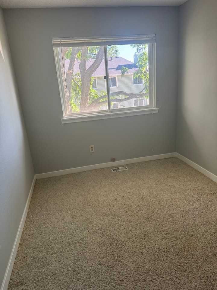 1703 Pindar Cir - Photo 2 of 5