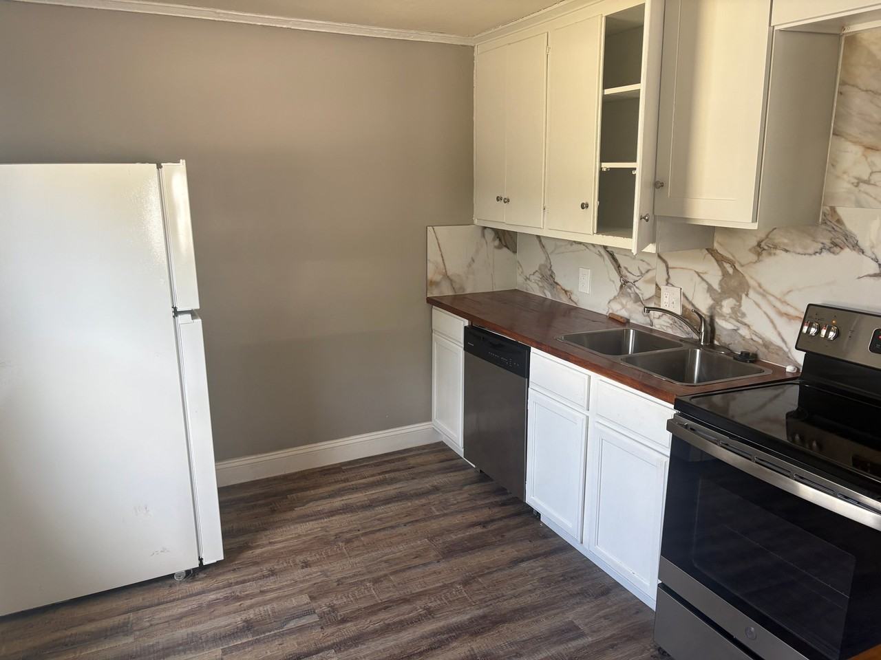 4336 E Boston Dr - Photo 4 of 13