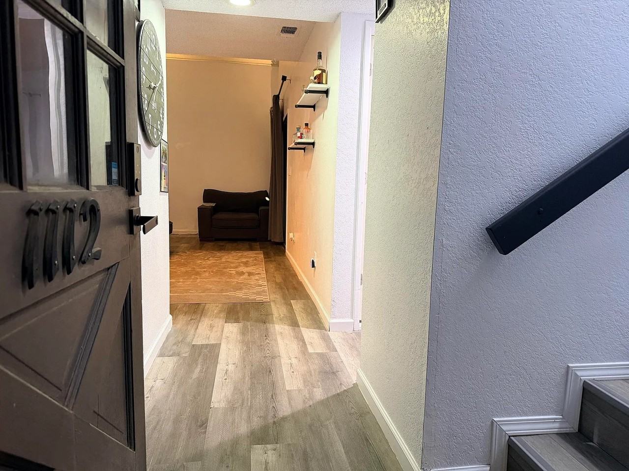 1112 Bel Aire Cir - Photo 3 of 17
