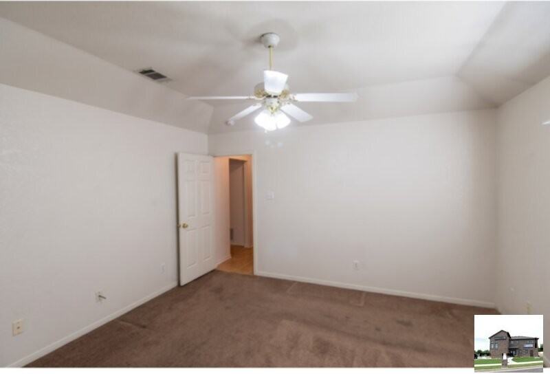 5211 James Loop - Photo 5 of 41