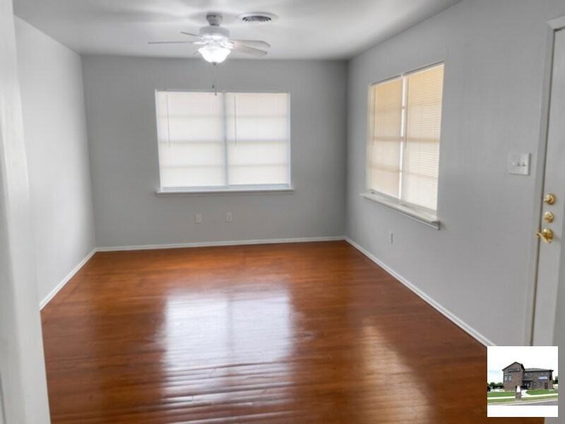 1005 Phil Ave - Photo 3 of 13