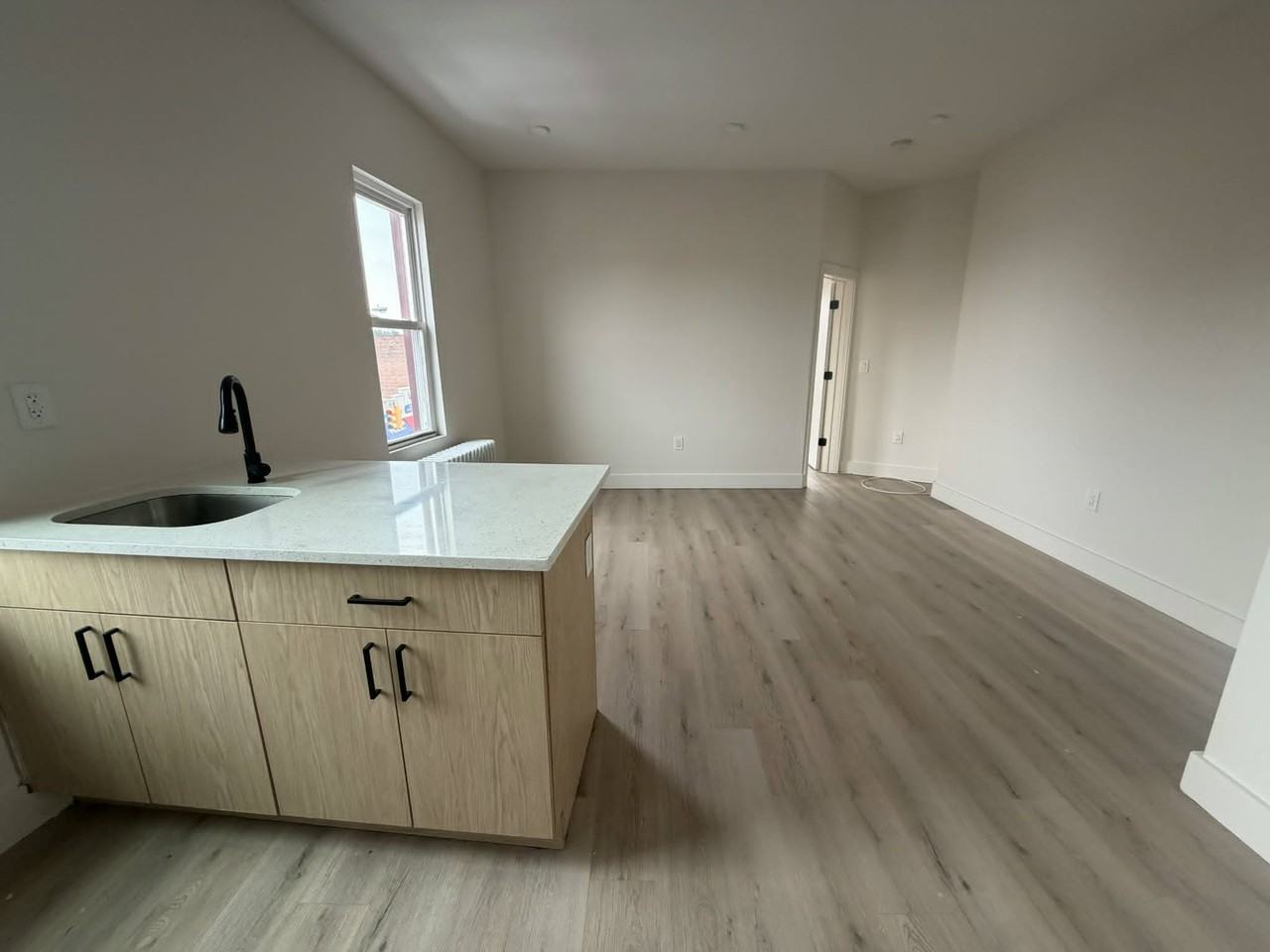530 W Side Ave #3L - Photo 4 of 12