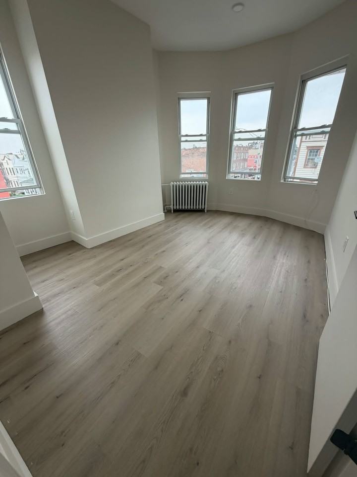530 W Side Ave #3L - Photo 6 of 12