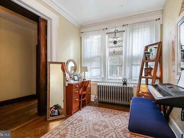 435 S Orange St #1stFL - Photo 3 of 12