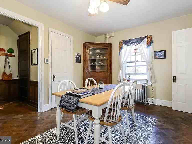 435 S Orange St #1stFL - Photo 4 of 12