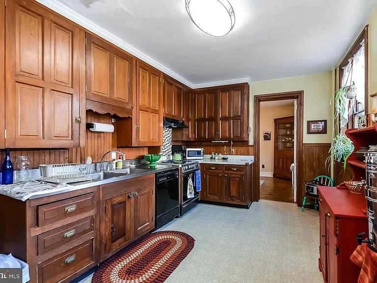 435 S Orange St #1stFL - Photo 5 of 12