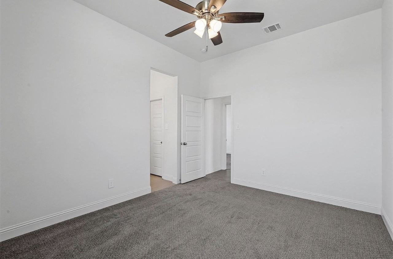 513 Longhorn Dr #NA - Photo 3 of 31