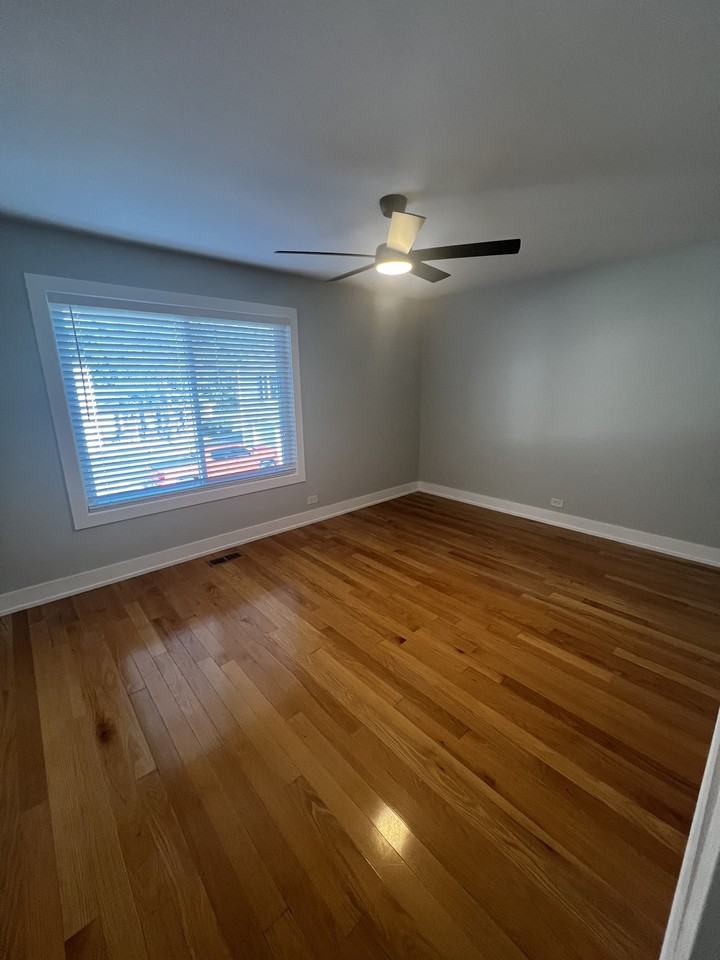 1041 Cove Dr #136D - Photo 4 of 12