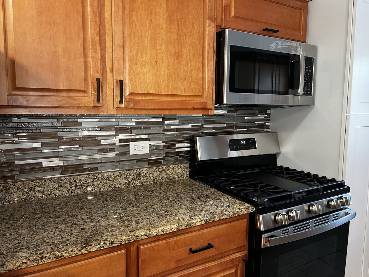 1041 Cove Dr #136D - Photo 5 of 12