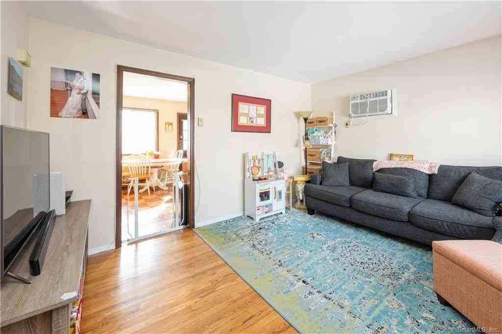 8 Plymouth Ave #B - Photo 2 of 15