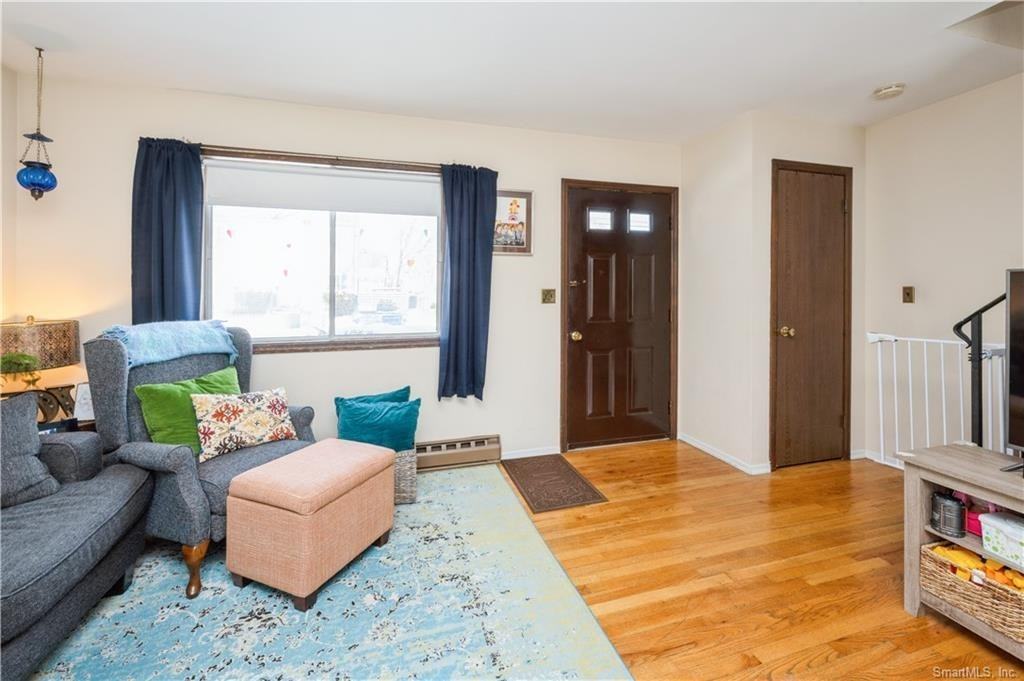 8 Plymouth Ave #B - Photo 4 of 15